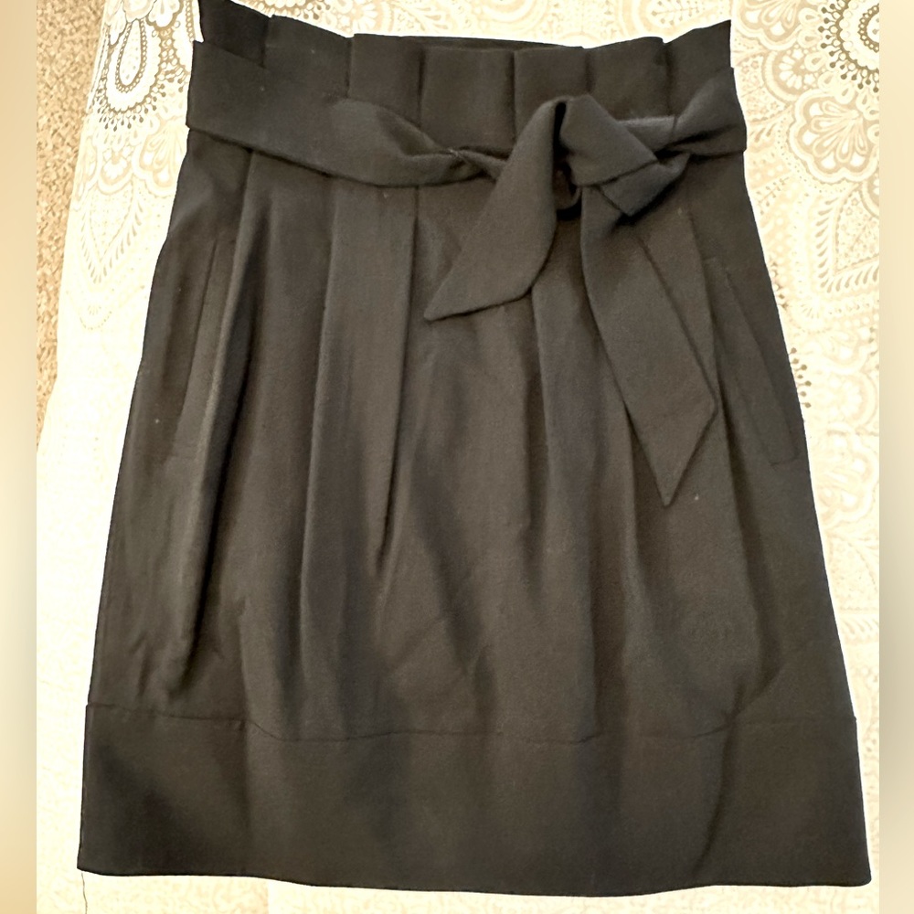 BCBGMaxAzria skirt. Size 2. Black.